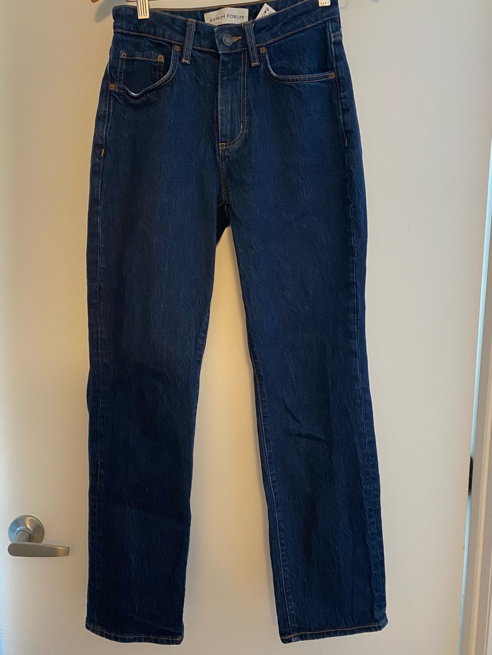 Aritzia Women's Straight-Leg Jeans Dark Blue Curve-Fit